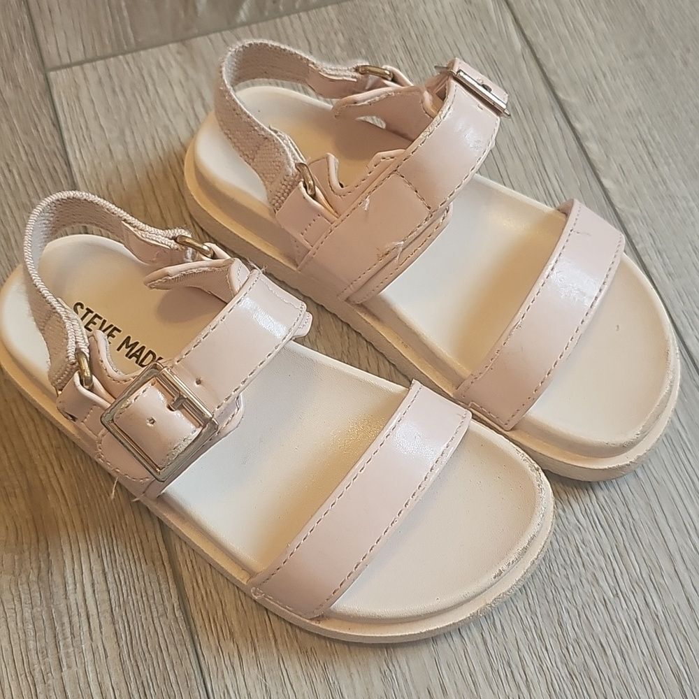 7 Pairs Kids Summer Sandals - Yellow, Tan, Pink Styles. Reef Waterproof Sandals - Picture 13 of 14